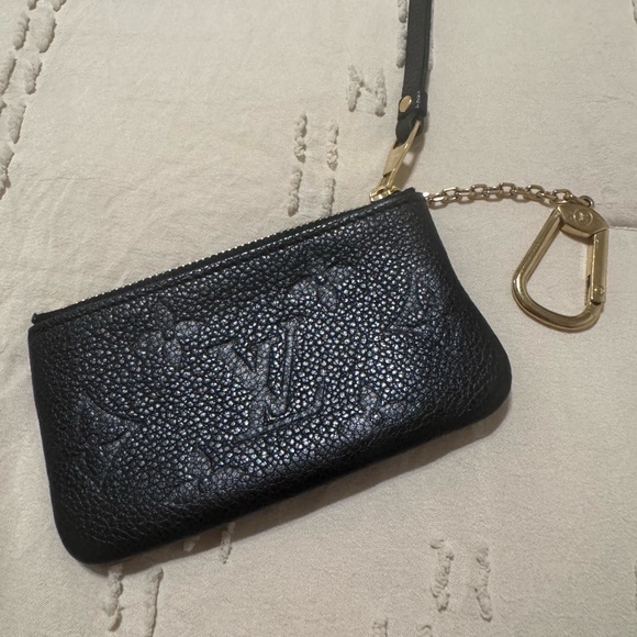 Louis Vuitton Black Textured Key Holder - Picture 3 of 4